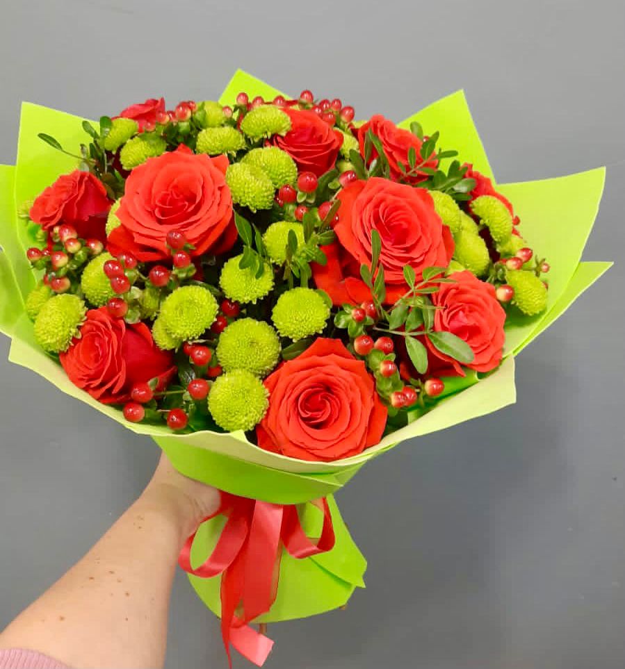 Букет цветов из: Хризантемы и Розы в Топках