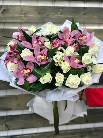 Букет цветов из: Розы и Хризантемы в Топках