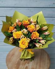 Букет цветов из:  Альстромерии и Розы в Топках