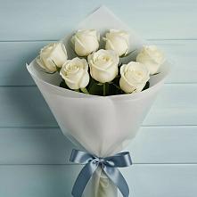 Букет 7 Белых роз Эдлесс Лав в Топках