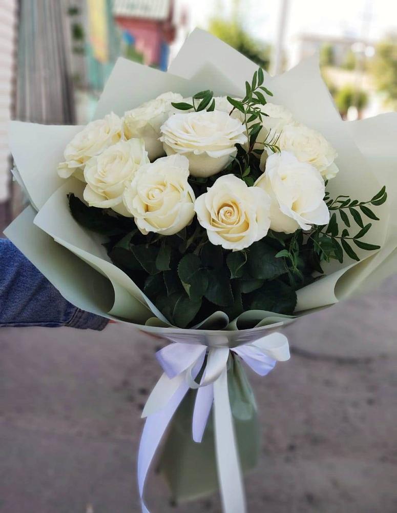 Букет Белые розы Проуд в Топках