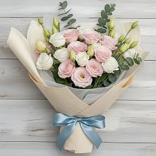 Букет цветов из:  Лизиантусы в Топках