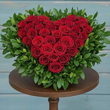 Цветочная композиция из Розы в виде сердца в Топках