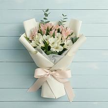 Букет цветов из:  Альстромерии в Топках