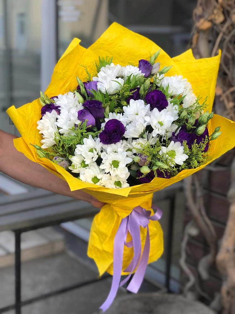 Букет цветов из: Ирисы, Хризантемы и Ромашки в Топках