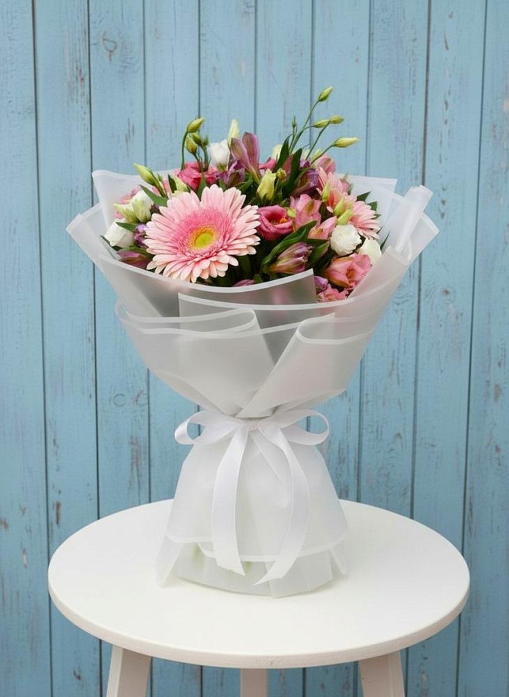 Букет цветов из: Герберы, Альстромерии и Лизиантусы в Топках