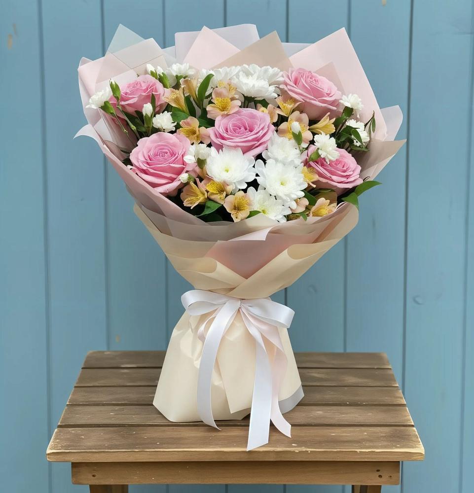 Букет цветов из: Гвоздики, Орхидеи и Розы в Топках