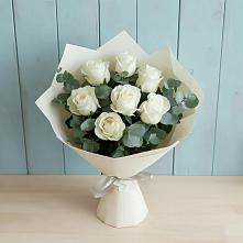 Букет Белые розы в Эвкалипте в Топках