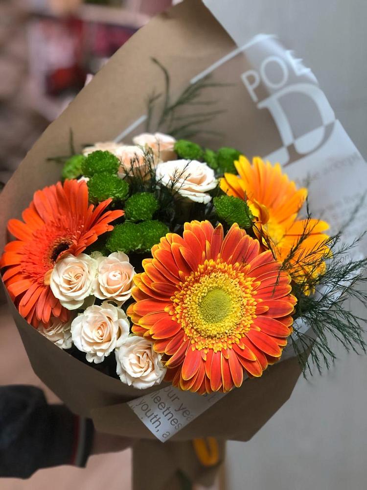 Букет цветов из: Герберы, Хризантемы и Розы в Топках