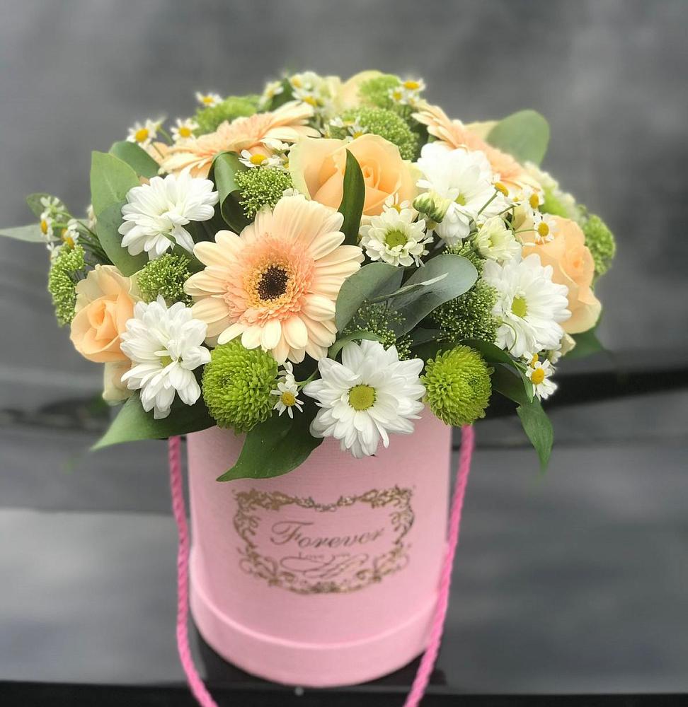 Цветочная композиция из Розы, Герберы и Хризантемы в шляпной коробке в Топках