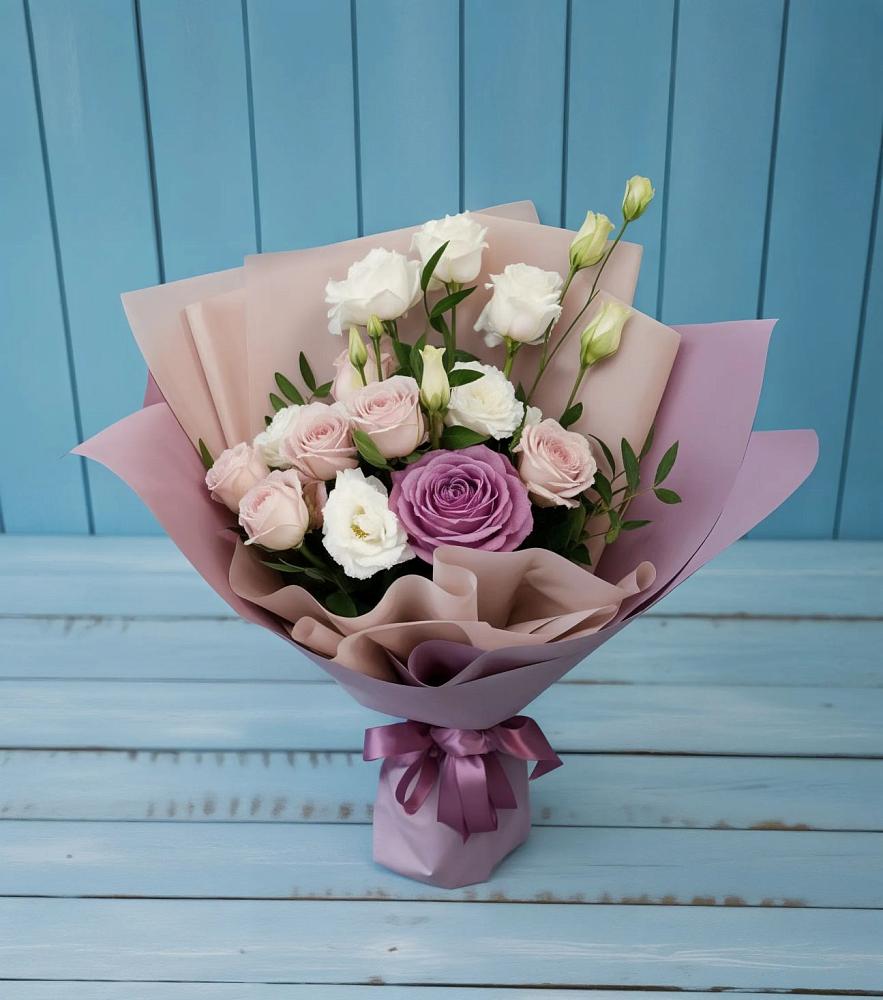 Букет цветов из: Розы и Лизиантусы в Топках